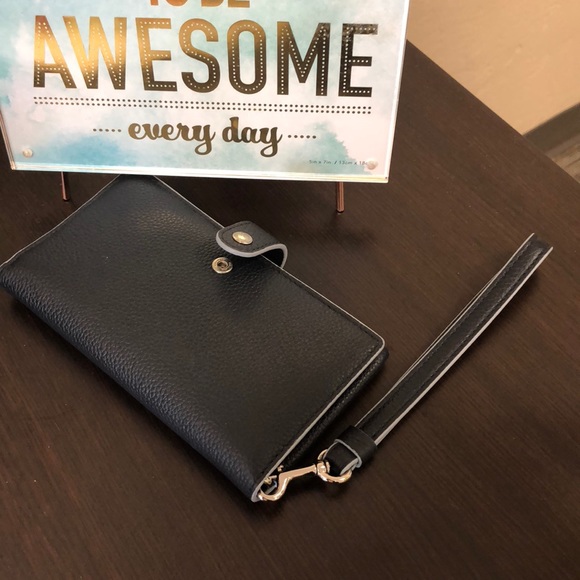 Coach Wristlet - Picture 5 of 7